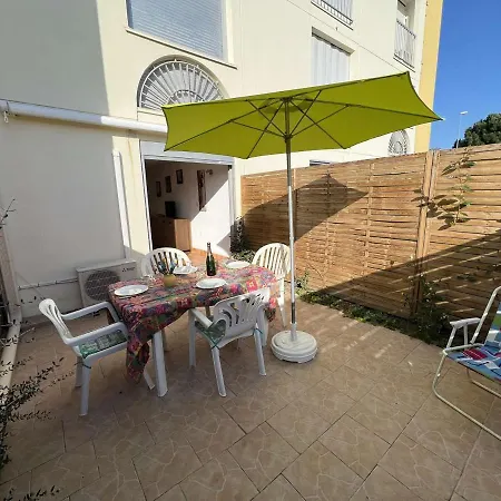 T2 Avec Jardin, Climatisation, Parking, Et Proche Commerces شقة آجد